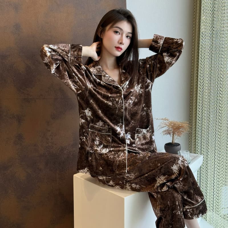 New Autumn/Winter Velvet Pajama Set for Women, Long-Sleeve Cardigan Homewear with Retro Print, Suitable for Outdoor Wear