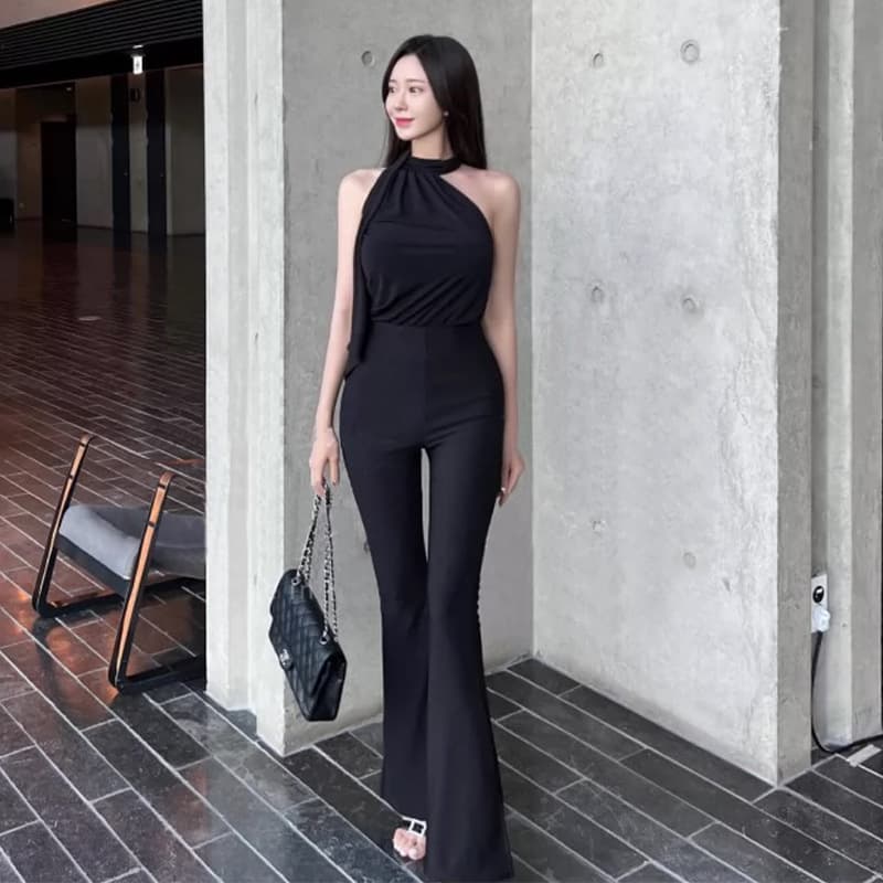 South Korea's Dongdaemun slim fit and versatile temperament sexy hottie halterneck vest for women showing collarbones and showing body figure streamer top