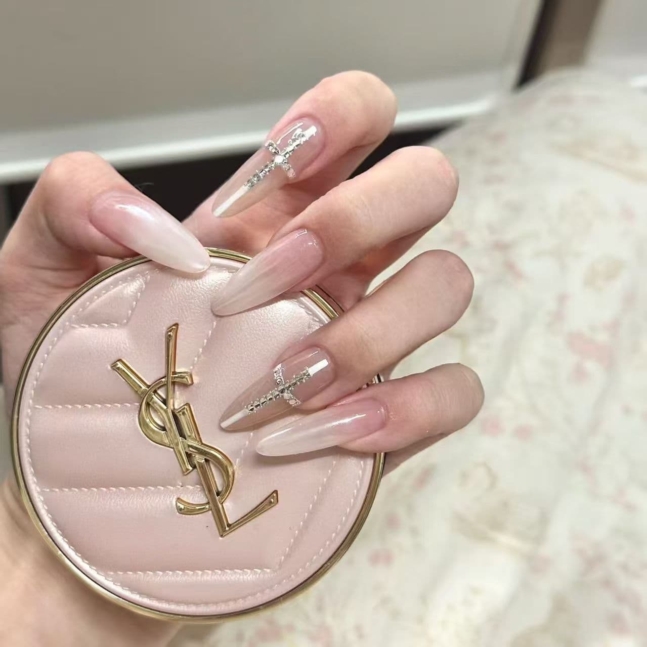 Handmade Press-On Nails with Rhinestone Cross, Milky White Gradient Moonlight Powder Nail Art, Detachable Student Bridal Wedding Nails
