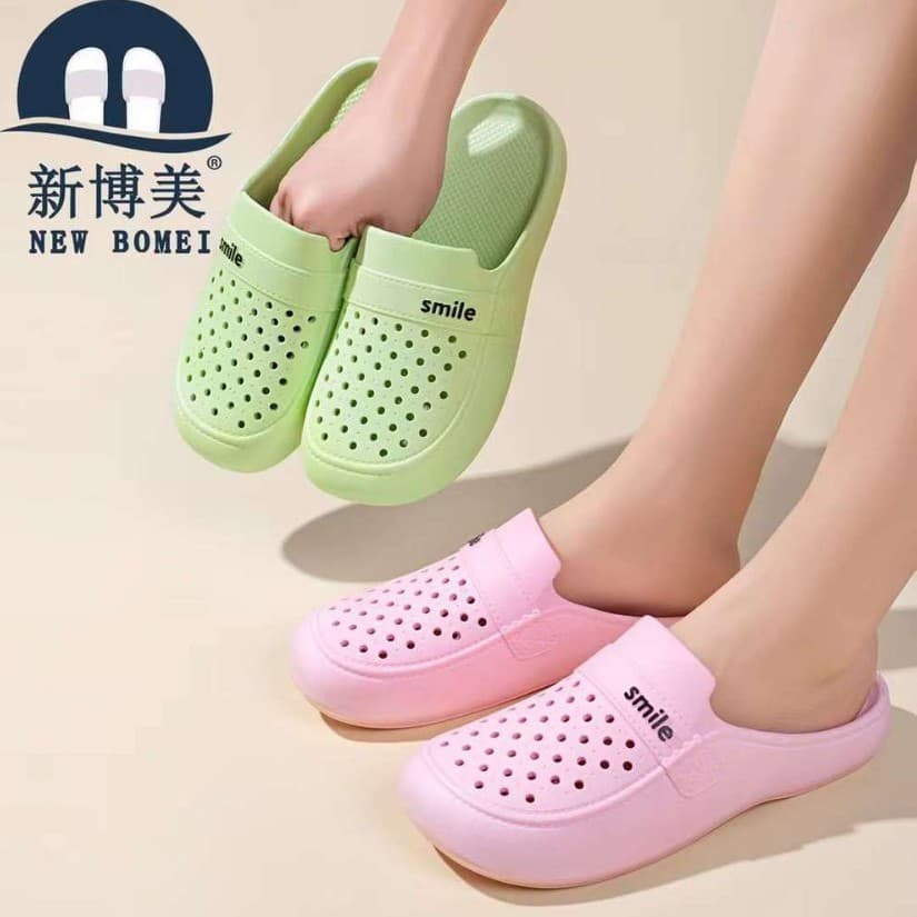Summer Slip-On Casual Closed-Toe Sandals, Breathable Mesh Women's Slippers, Flat Indoor House Slippers