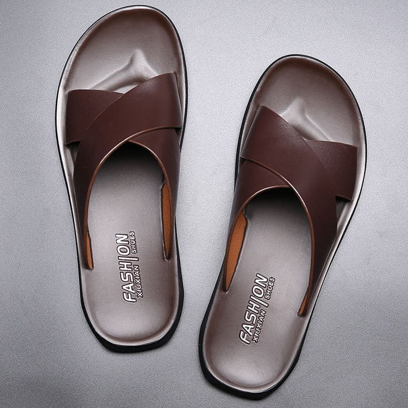 New summer outdoor slippers for men, genuine leather, Korean style, trendy, non-slip, flip-flops, beach shoes.