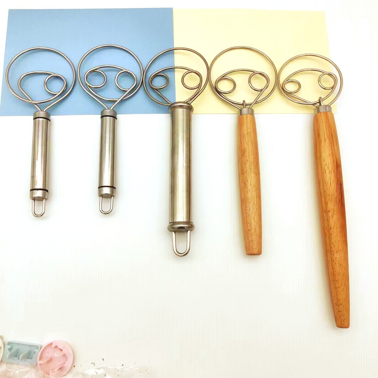 Manual mixer, non-stick handheld mixer, flour shaker