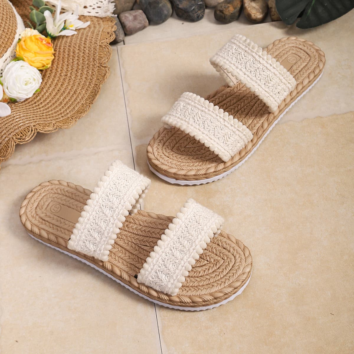 Bohemian style~! Vacation style sandals for women, new summer outer wear, soft bottom with skirt, beach slippers