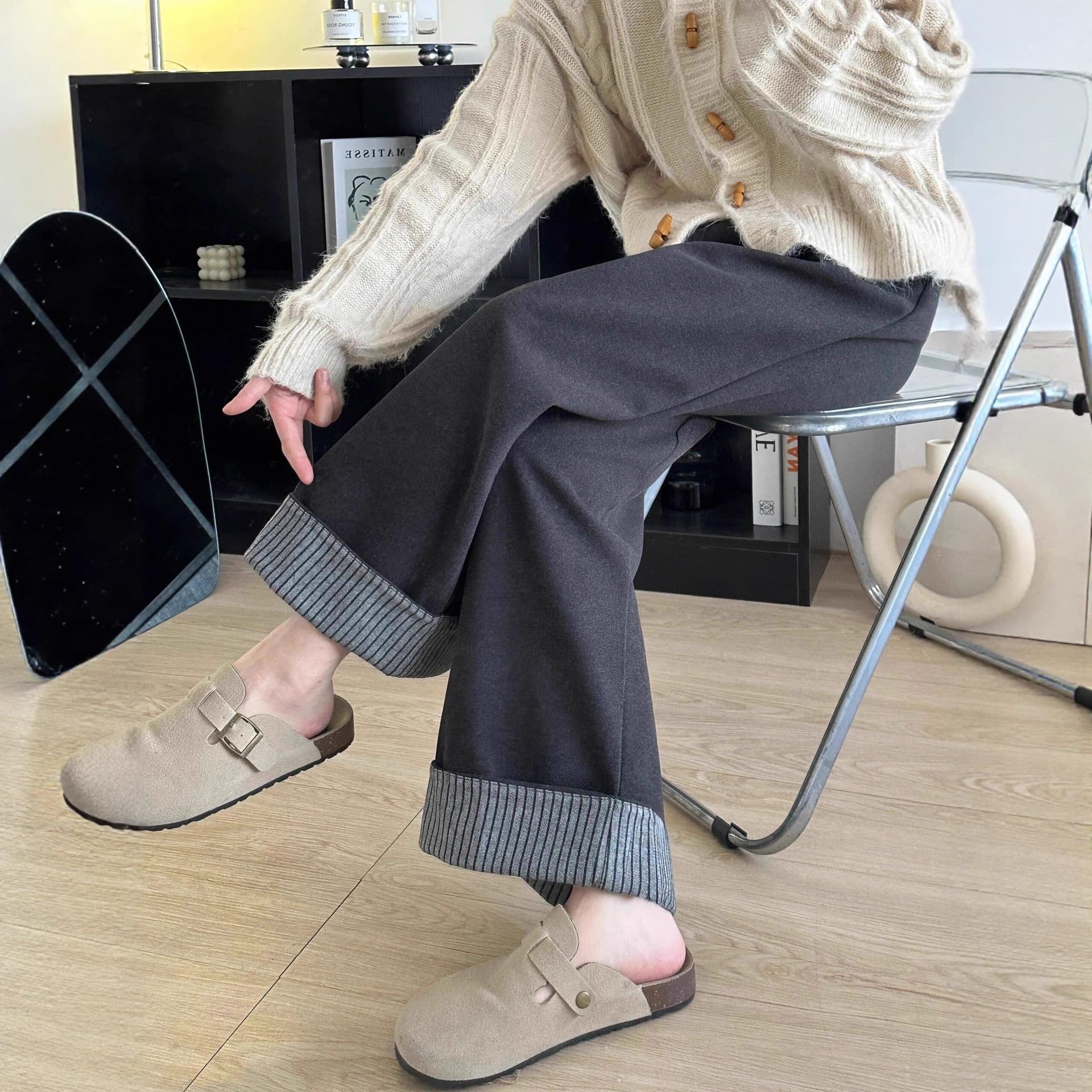 Pear-shaped body dark gray wool casual pants for women, autumn/winter fleece-lined plus-size high-waist loose slimming wide-leg pants.