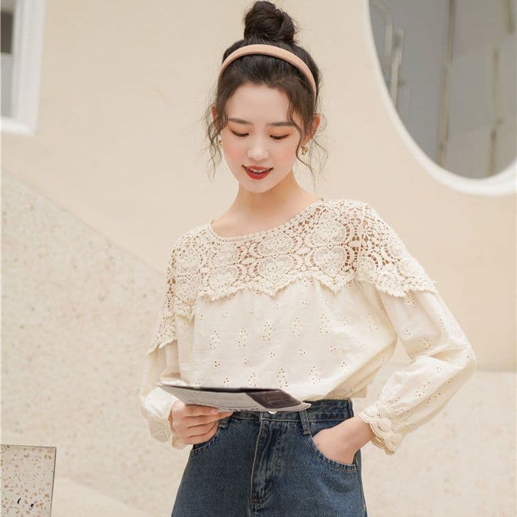 Cross-Border French Early Autumn Sweet Hollow Long Sleeve Top Lace Blouse Women Design Sense Unique Thin Shirt