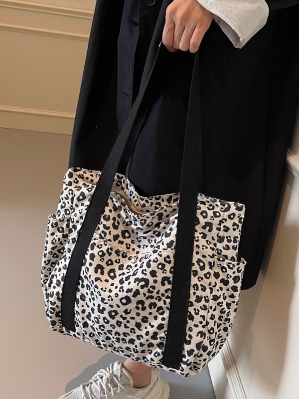 2024 New Hong Kong Style Retro Handbag Women's Bag Commuter Simple Tote Bag Student Large Capacity School Bag