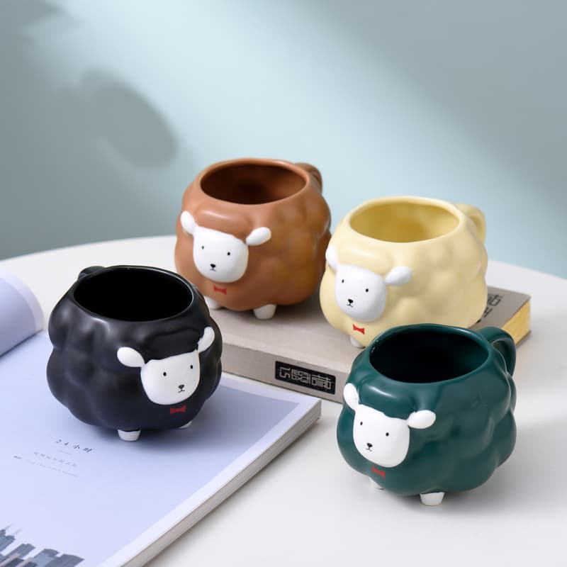 Cartoon lamb drinking water ceramic cup with good looks and cute sheep children mug girl birthday gift souvenir