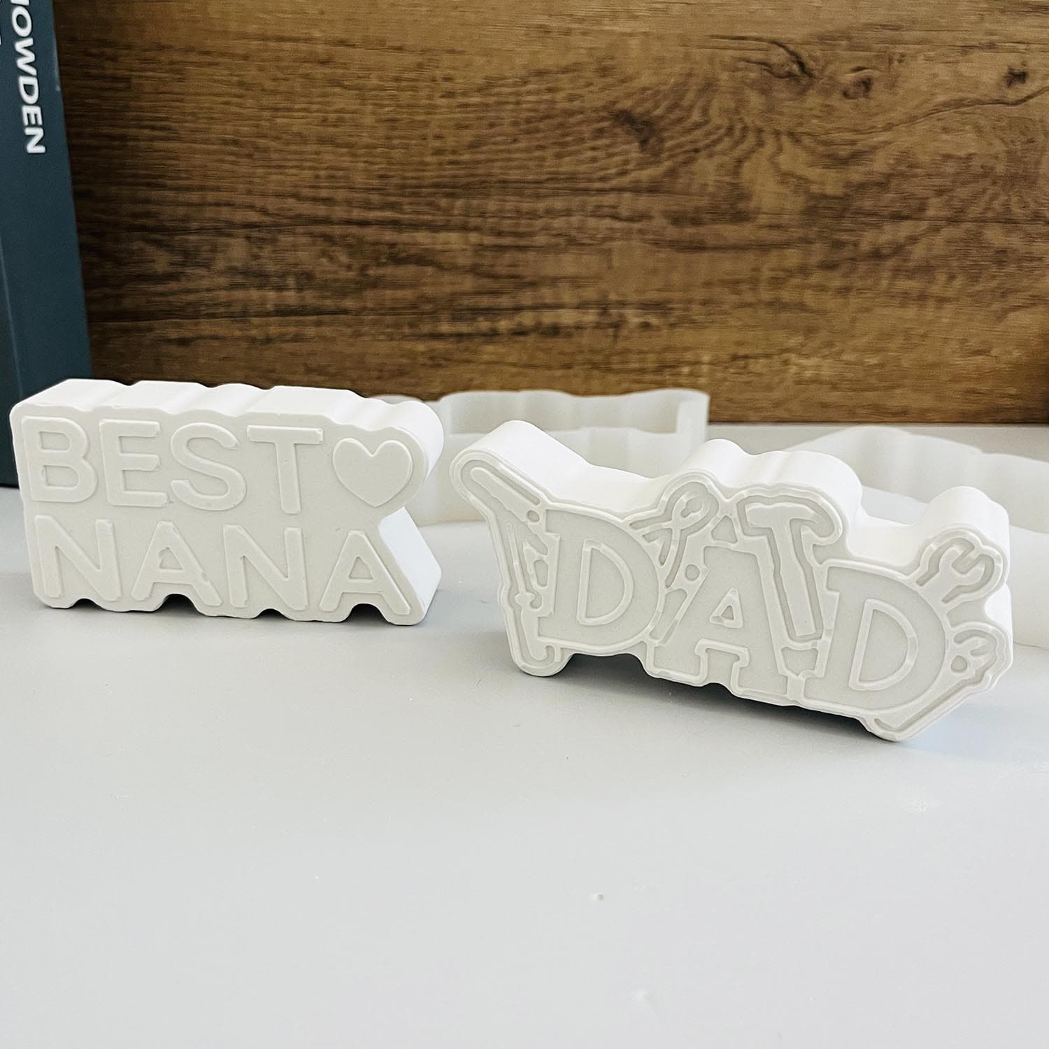 Mom and dad English alphabet ornaments silicone mold letters mom and dad candle mold aromatherapy car mold