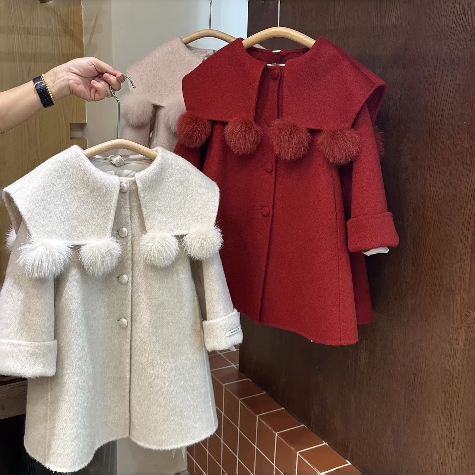 Girls' Winter Thickened Fleece-Lined Coat 2025 New Style, Fashionable New Year Woolen Coat for Older Children