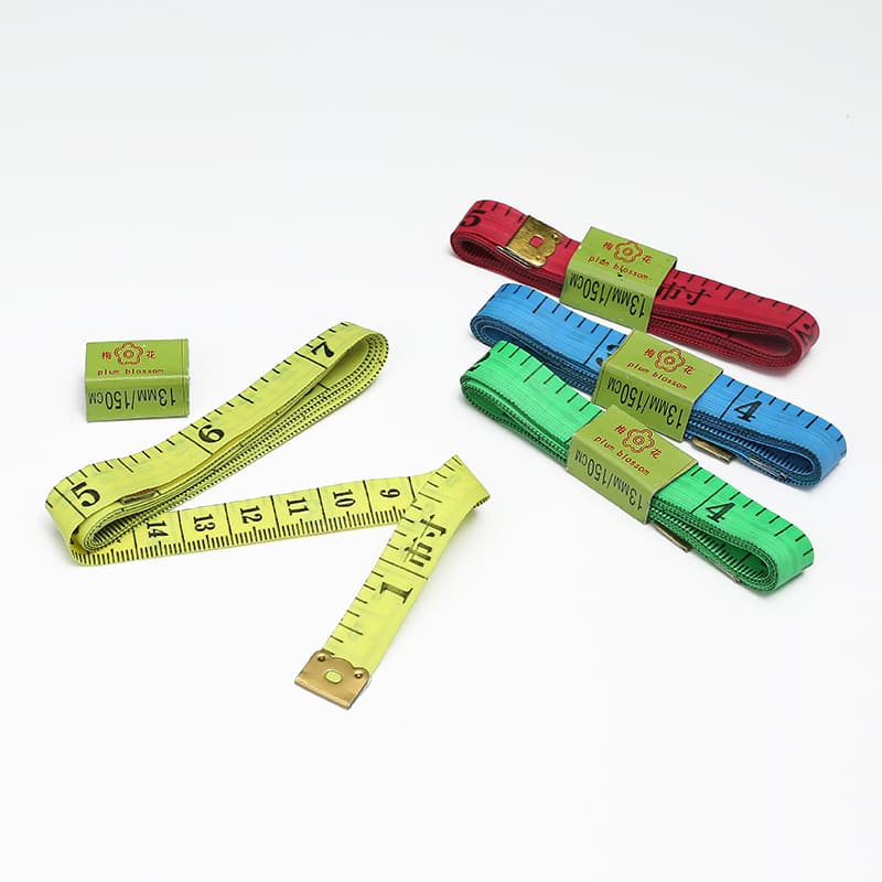 Factory wholesale plastic mini measuring tape, tailor's soft measuring tape, for measuring bust, waist, and hip measurements.