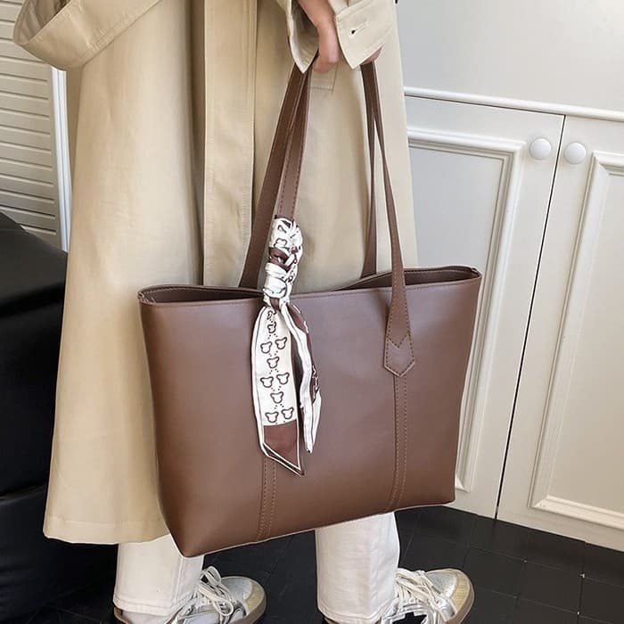 2026 Korean version large capacity retro niche simple commuting versatile fashion tote bag shoulder class commuting bag