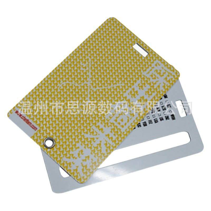 Rigid plastic PVC luggage tags, clearly printed PVC tag cards, four-color printing, bulk discounts available.