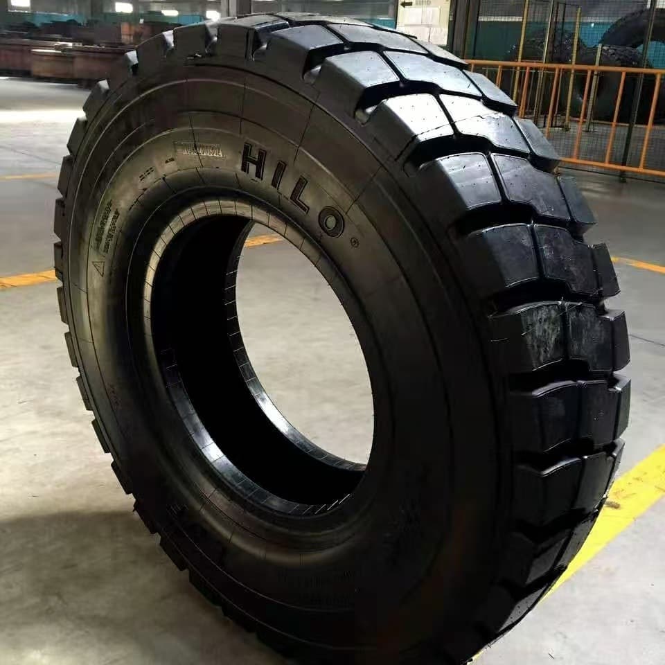 14.00R24 Tire Engineering Tire Mining Dump Truck Tire, More Wear-Resistant Suitable for Wide-Body Vehicles