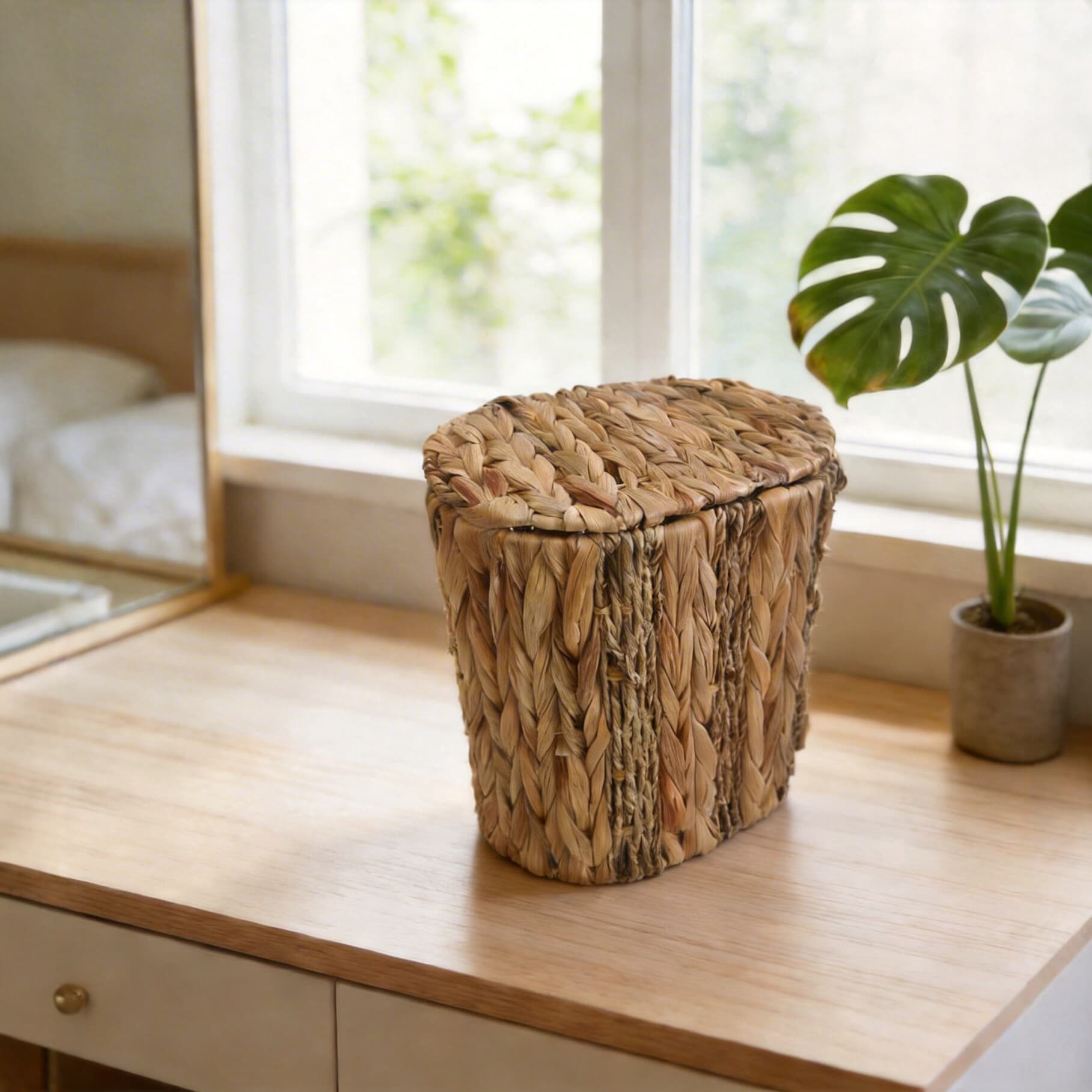 Natural straw storage basket with cover desktop storage basket hand-woven storage box Nordic style home decoration