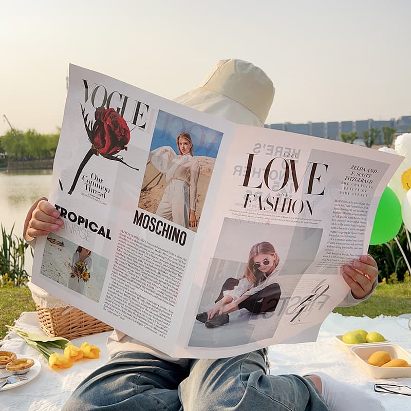 Ins style background cloth English magazine clothing hand holding newspaper internet celebrity photo posing street photography photo decoration props