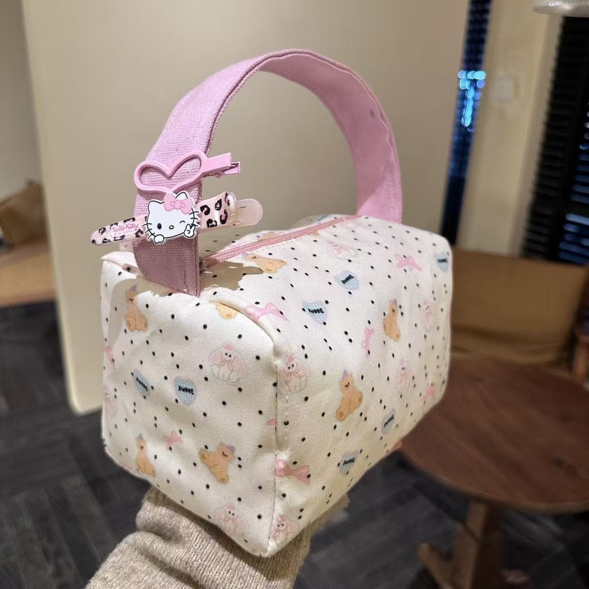 Spring/Autumn New Cartoon Bear Portable Makeup Toiletry Bag Travel Storage Bag Large Capacity 3D Commute Handbag
