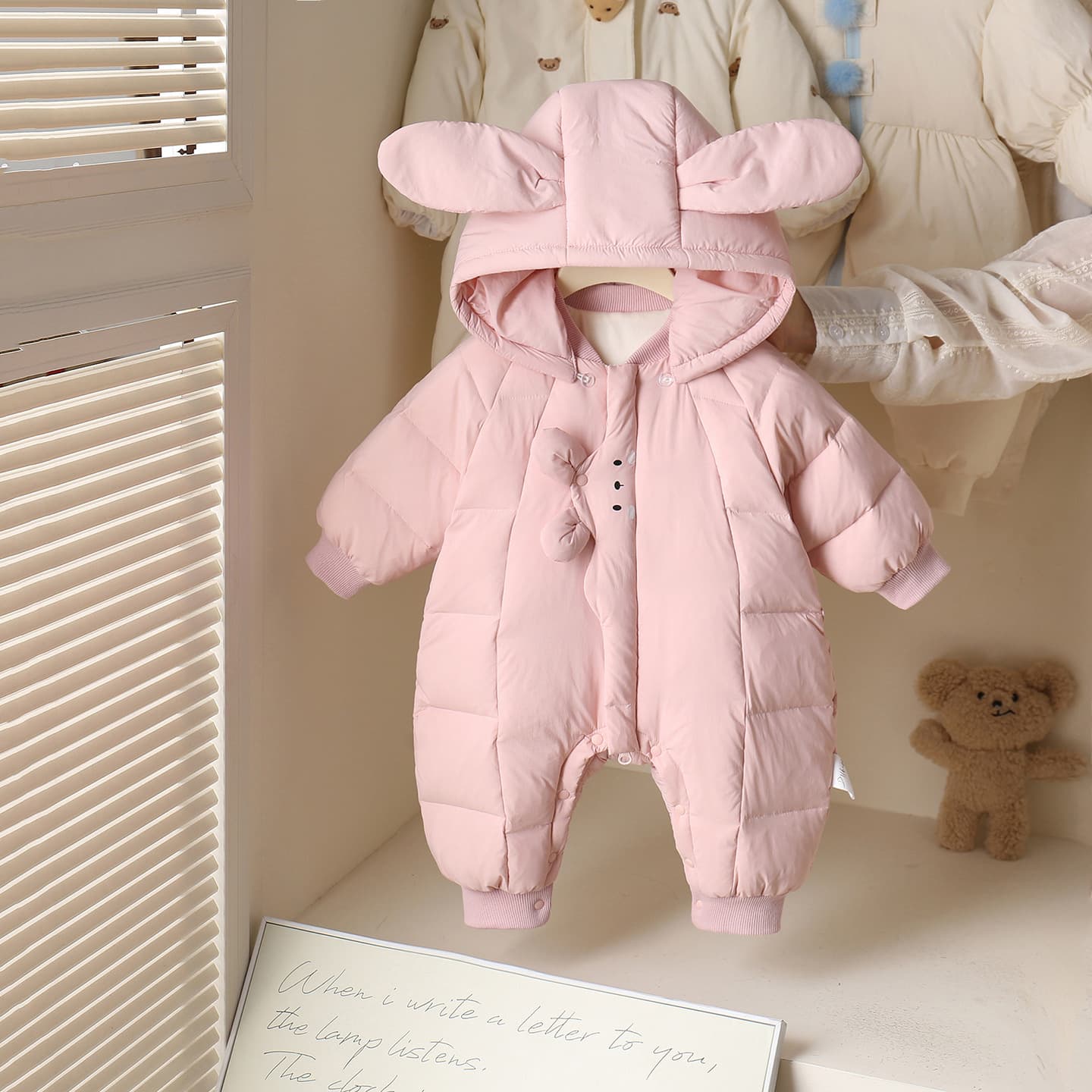 Infant down jacket 2025 winter new style warm thickened girl baby down jumpsuit newborn outdoor suit winter
