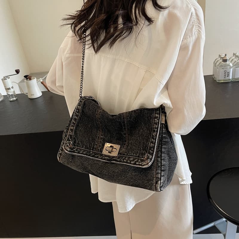 Cross-border Large Capacity Denim Shoulder Bag 2026 New Fashion Chain Commuter Tote Bag Stylish Crossbody Bag