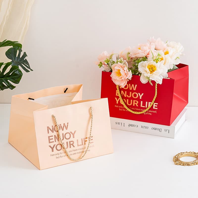 Chinese Valentine's Day Flower Gift Bag Large Square Flower Bag Teacher's Day Souvenir Paper Bag Ready in Stock Wholesale