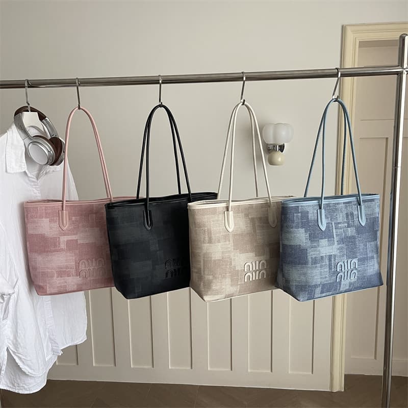 2026 Autumn New Textured Casual Bag, This Year's Popular Large Capacity Commuter Bag, Fashion Minimalist Shoulder Bag for Women