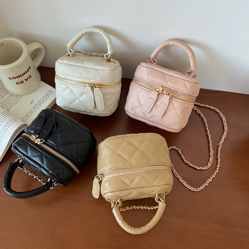 2024 Autumn Summer New Handheld Mini Bag Diamond Quilted Chanel Style Chain Bag Versatile Shoulder Crossbody Lipstick Small Bag