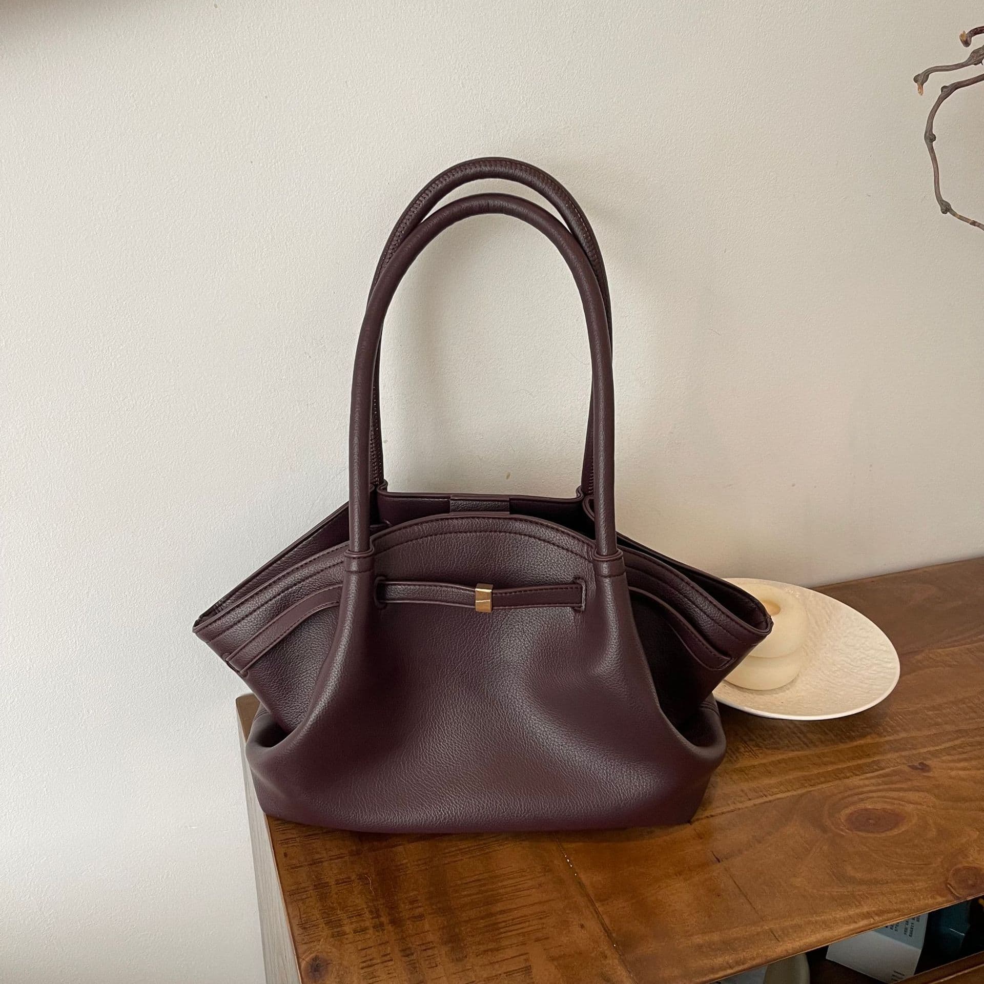 Elegant Vintage Wings Tote Bag Women's Simplistic Commuter Shoulder Bag Underarm Bag PU Material Large Size Daily Match
