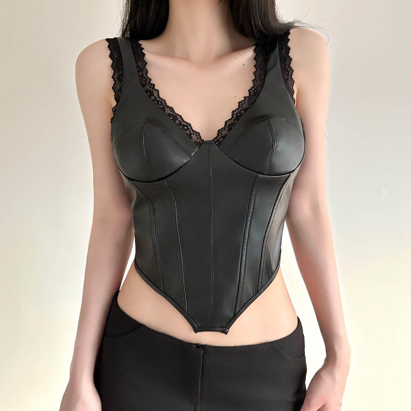 Designer V-Neck Lace Trim Asymmetrical PU Leather Vest Street Style Sexy Backless Cropped Leather Jacket