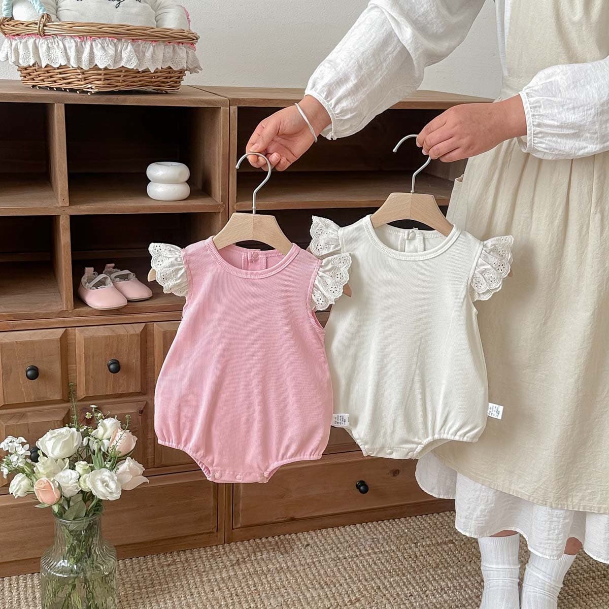 2026 Summer Girls Lace Flying Sleeve Triangle Harness Baby Baby New Solid Color Going Out One-piece Harness Romper