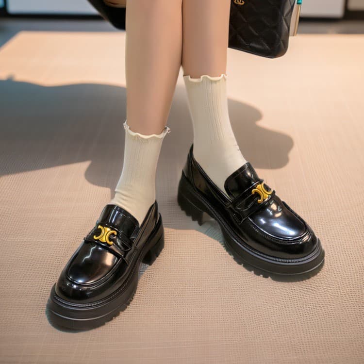 Soft cowhide, 6cm height-increasing, comfortable black platform loafers for petite women, making feet appear smaller.