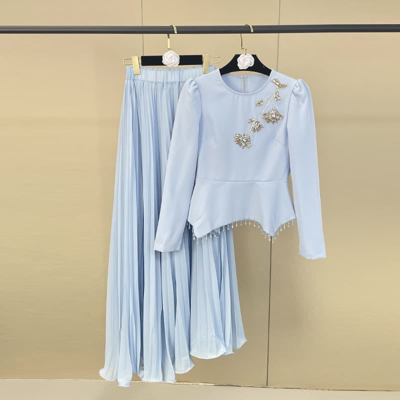 Heavy Beaded Tassel Blue Two-Piece Set for Women, New Waist-Slimming Pleated Long Skirt, Elegant Socialite Style