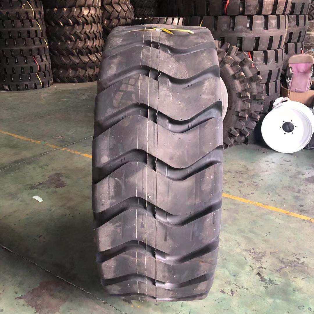 30/50 XCMG Loader and Scraper Nylon Tires 23.5-25, 17.5-25
