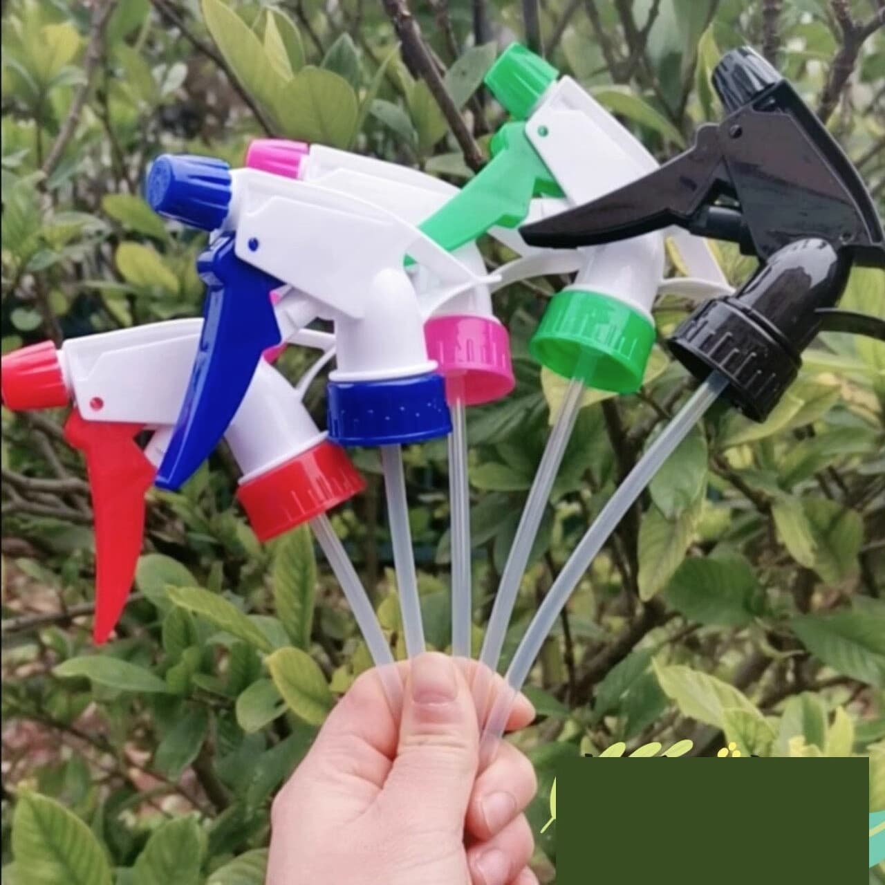 Universal spray nozzle for beverage bottles, water sprayers, gardening, hand-operated atomizing nozzle, small hair salon nozzle, household use.