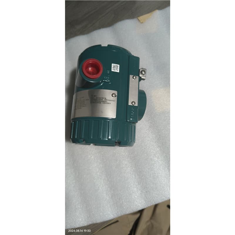 New batch YOKOGAWA temperature transmitter YTA-60-JB1AD/NF2 standard integrated temperature transmitter, price negotiable.