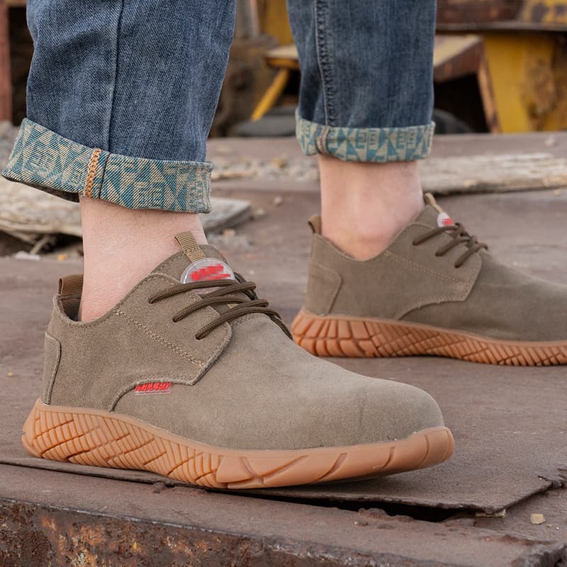 Slip-On Safety Shoes, Nubuck Leather Men's Anti-Smash Anti-Puncture Cowhide Welder Slip-Resistant Wear-Resistant Work Shoes