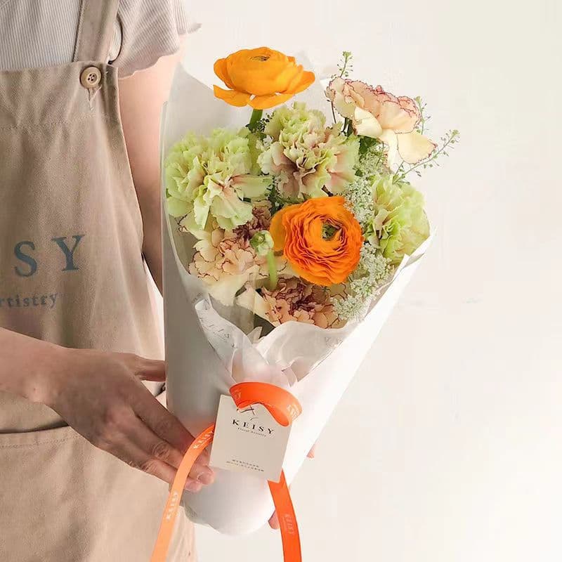 Chinese Valentine's Day Waterproof Round Flower Arrangement Bucket Hand-held Flower Box Packaging Sweet Honey Flower Bucket Internet Celebrity Palm Flower Box