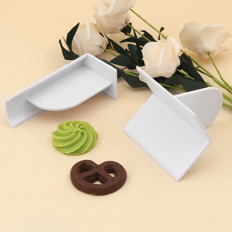 6-Piece Spatula Set with Curved Wheel Cutter Baking Kit, Simulation Cookie Mold, Baking Tools, Cake Tools