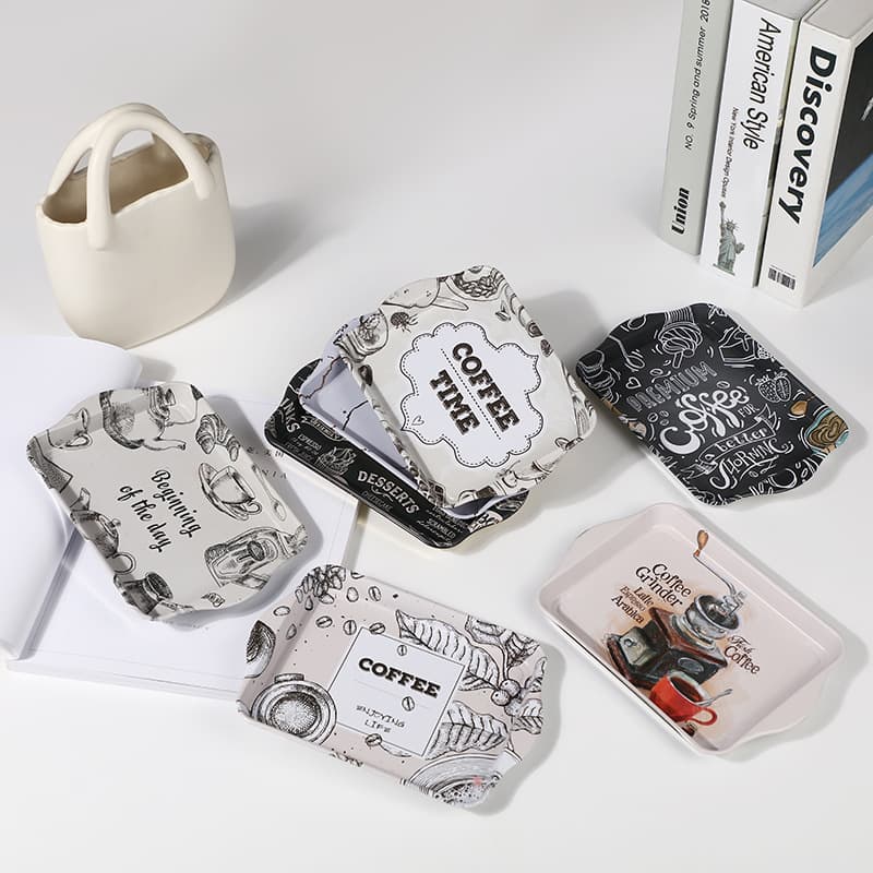 Custom-made household tinplate cake trays, fruit plates, snack dishes, and desktop trash collection plates from the manufacturer.