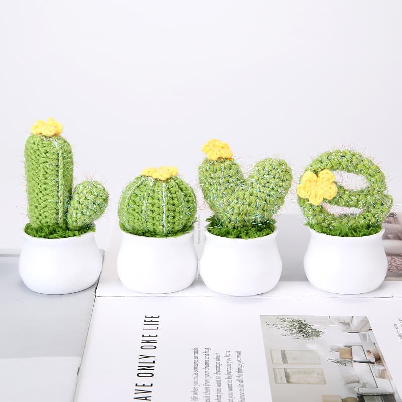Crocheted succulent potted plants, cacti, and small green plants for desks and office desks - cross-border wholesale.
