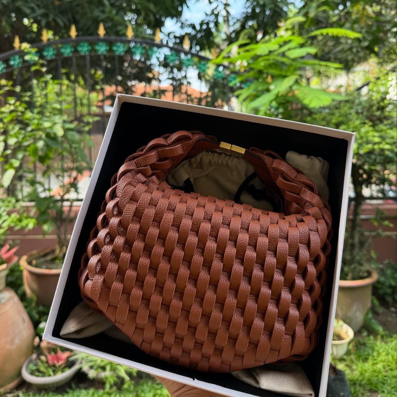 France 2025 New Lunch Bag NUMBER ELEVEN Shoulder Crossbody Bag Cowhide Women's Bag Woven Bag