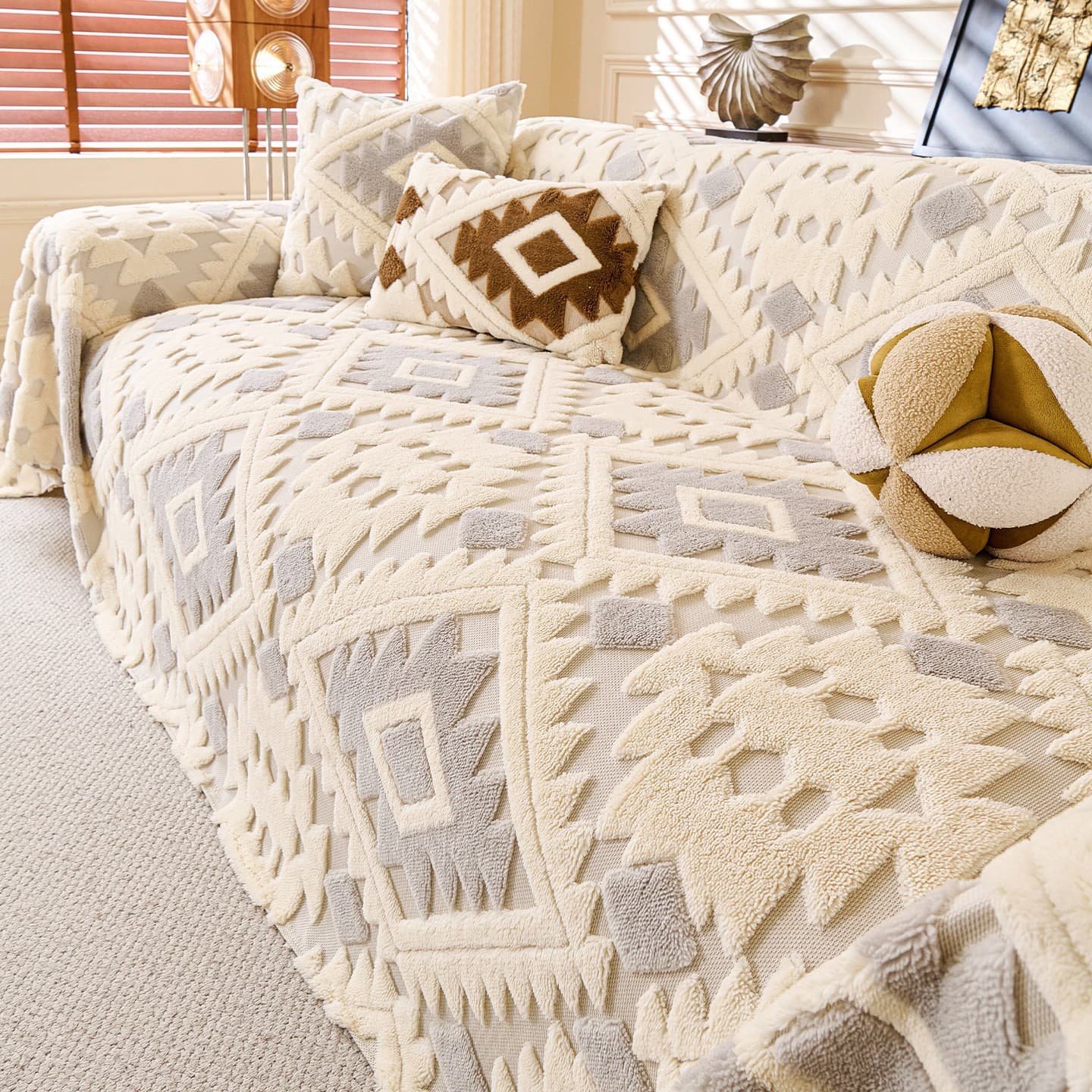 Amazon Bestseller Flannel Sofa Cover Anti-Cat Scratch Sofa Throw Winter Warm Sofa Pad Cover Blanket