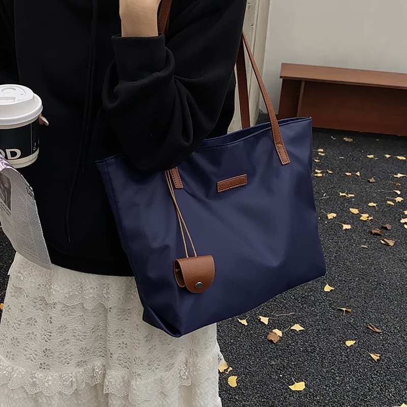 Large Capacity Women's Bag 2025 New Trendy Fashionable Commuter Underarm Bag Stylish Shoulder Hand Tote Bag