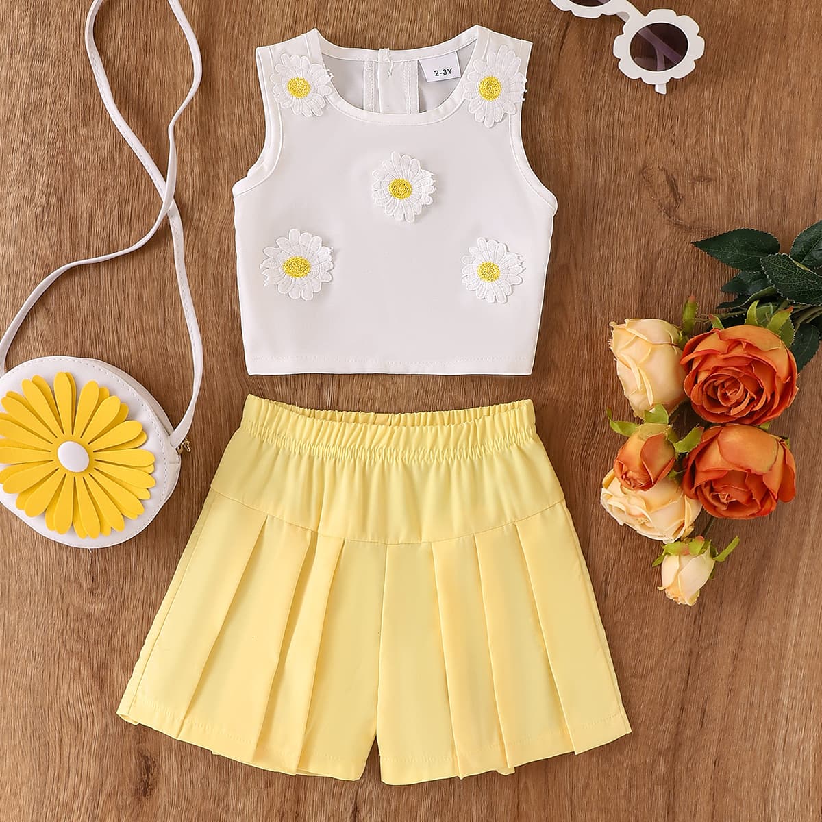 Amazon 2025 European and American Women's Summer New Knit Flower Vest with Solid Color Shorts Two-Piece Set