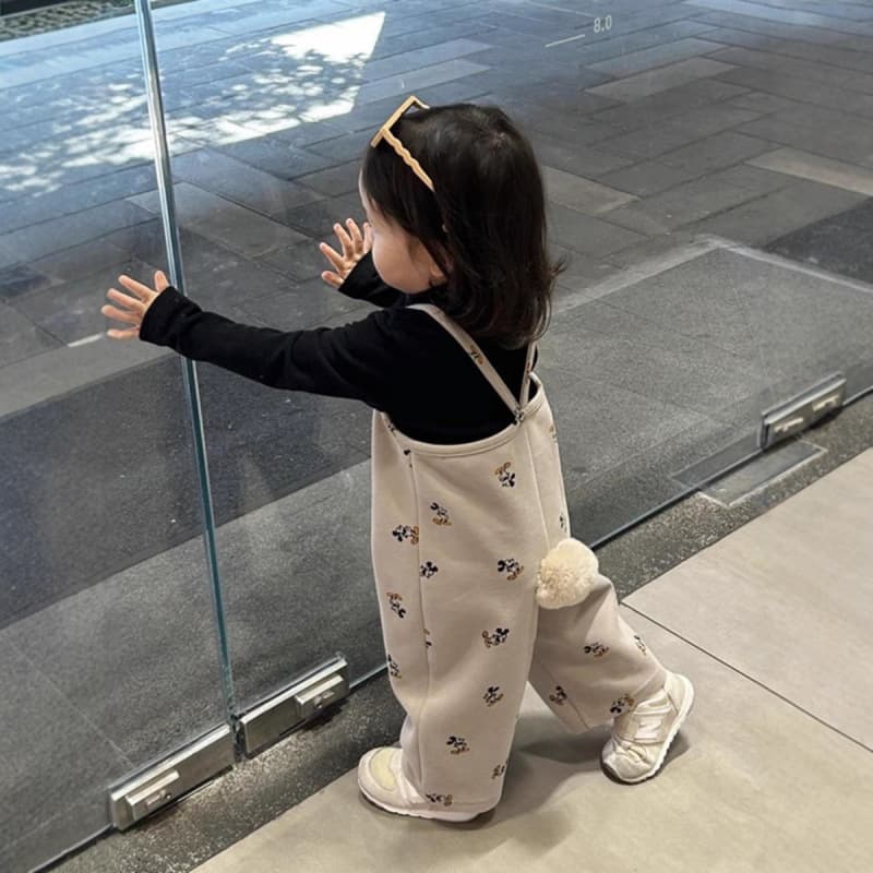 Spot children's clothing, boys' autumn pants, new style, boys and girls, baby fashionable cartoon suspenders and jumpsuits trendy
