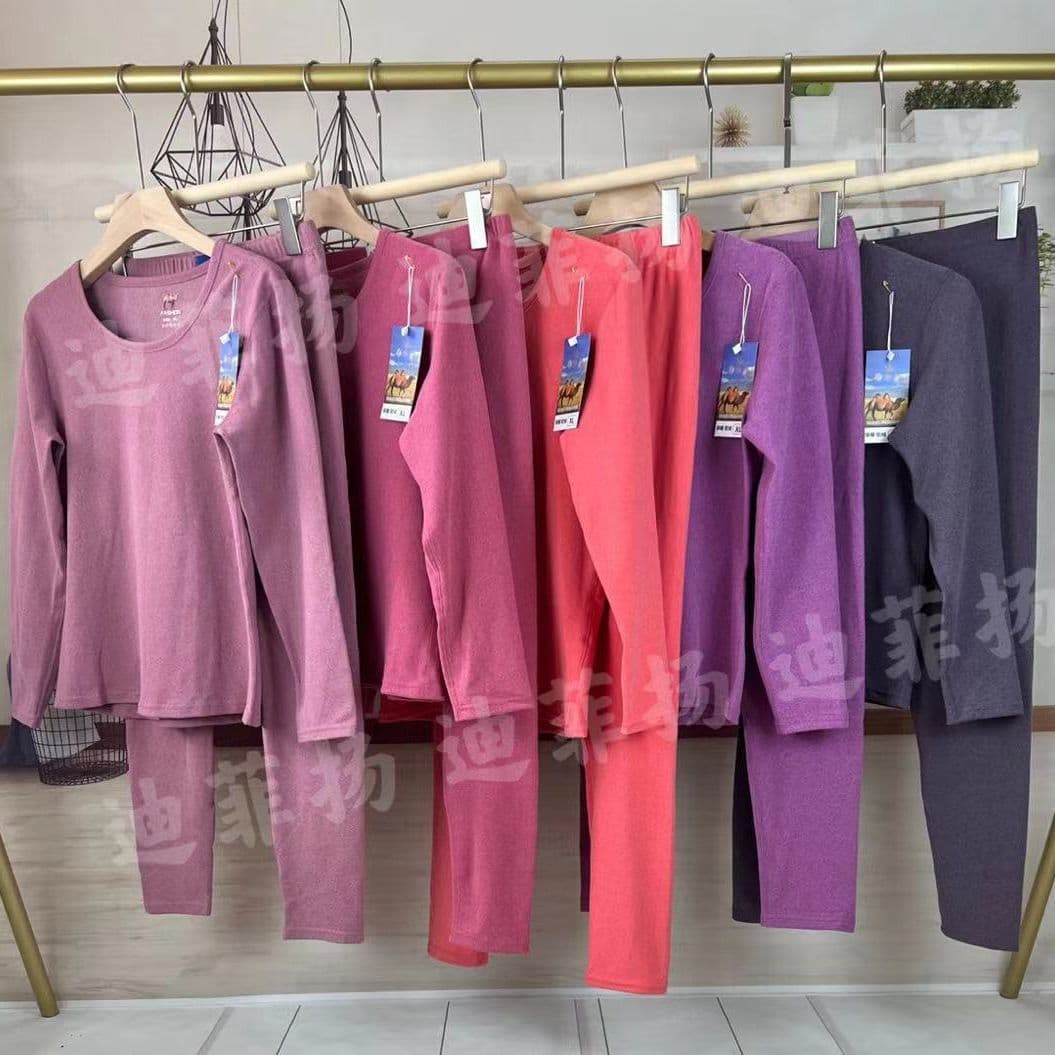 Cationic camel wool suit, three-second quick-heating German wool suit, winter men's and women's thermal underwear, suitable for street vendors and itinerant vendors.