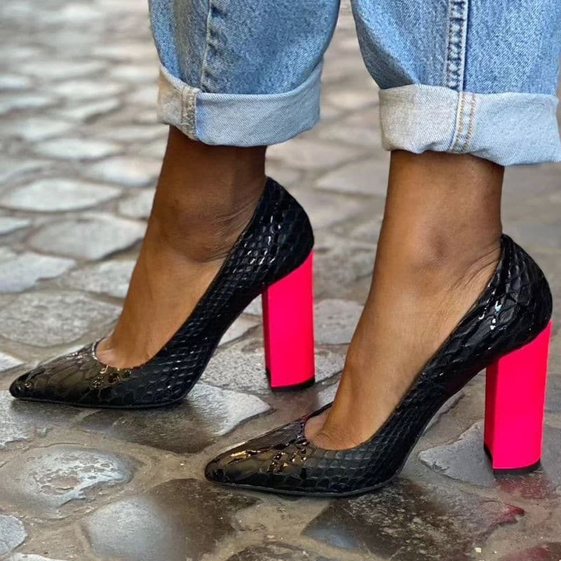 Amazon Export Model 2024 Spring and Autumn New Fashion Pointed Toe 40-43 Snake Pattern Large Size Flats for Women