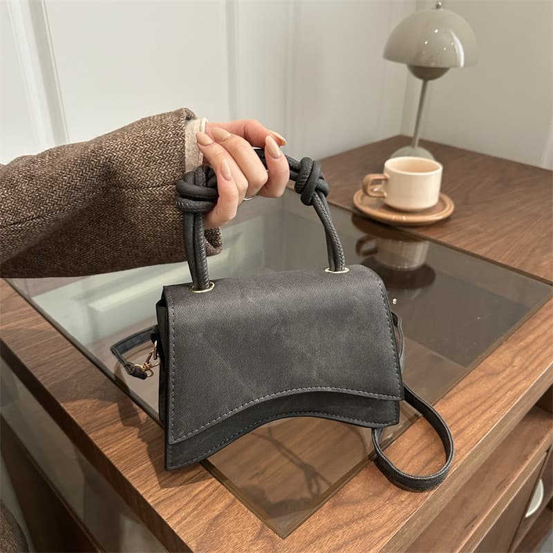 Fashion bags for women 2025 winter new fashion fashion shoulder bag simple casual crossbody bag retro armpit bag