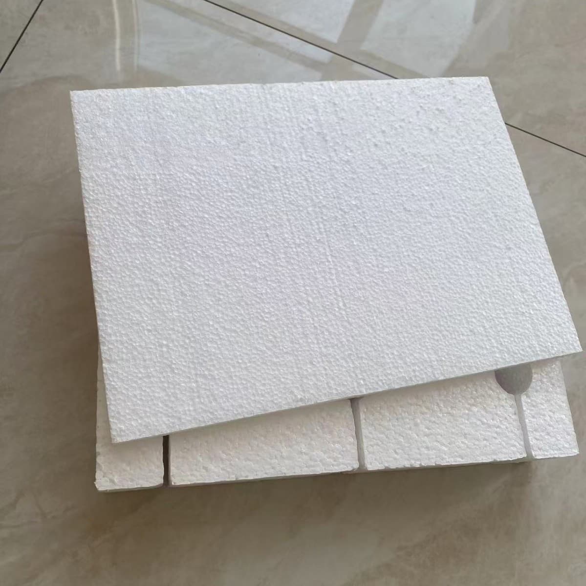 Qingdao Foam Manufacturer Supplies White Foam Boards, Shockproof Foam, Processable in Various Sizes and Densities of Polystyrene Boards