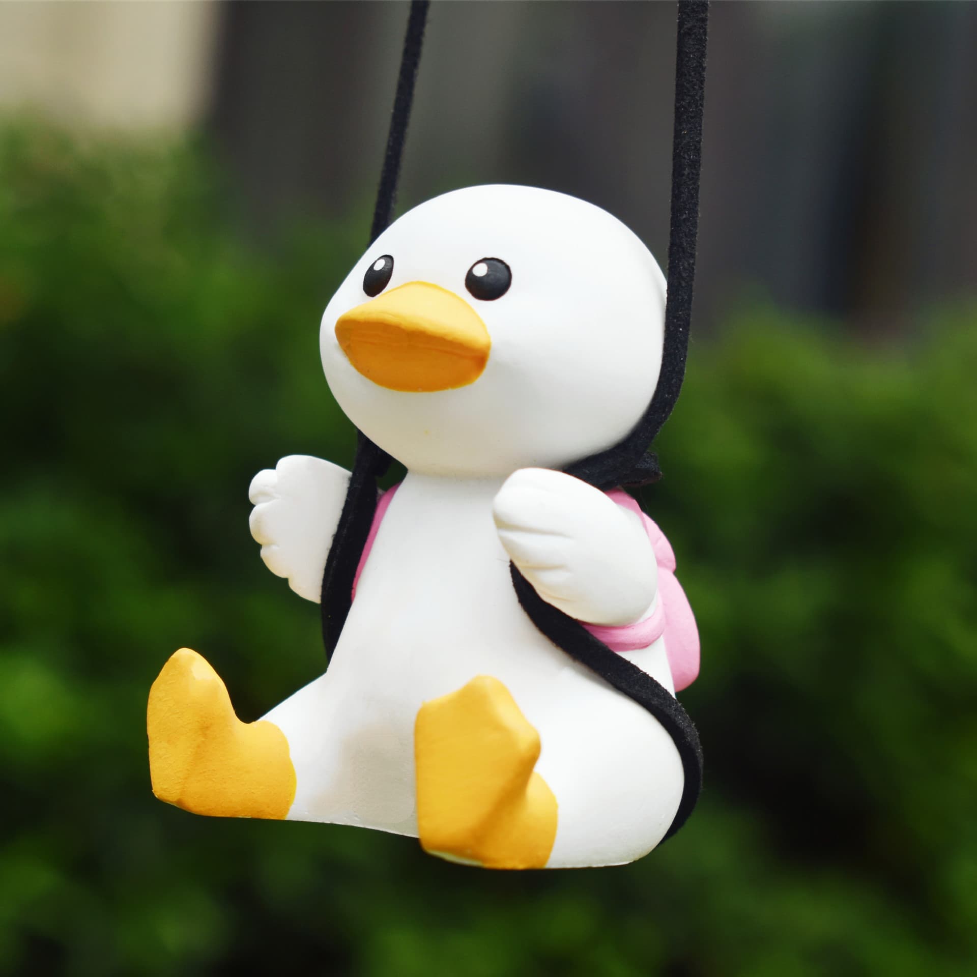 Cross-border car pendants wholesale swing duck car rearview mirror car interior decoration car hanging car accessories pendant