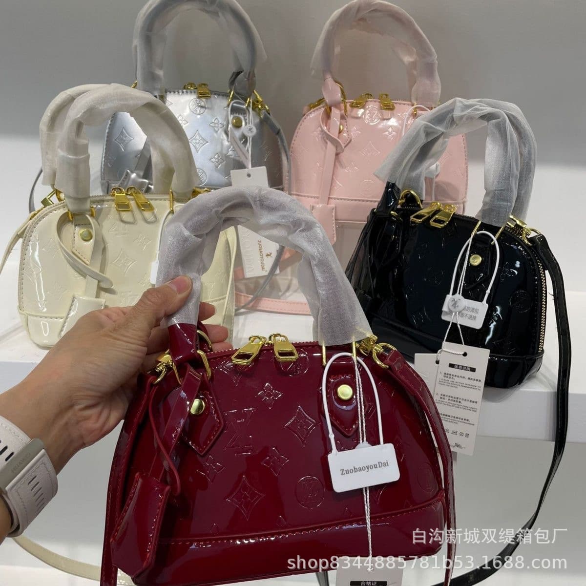 Popular fashion shell handbag 2026 new letter shoulder crossbody bag niche western style popular cross-border foreign trade
