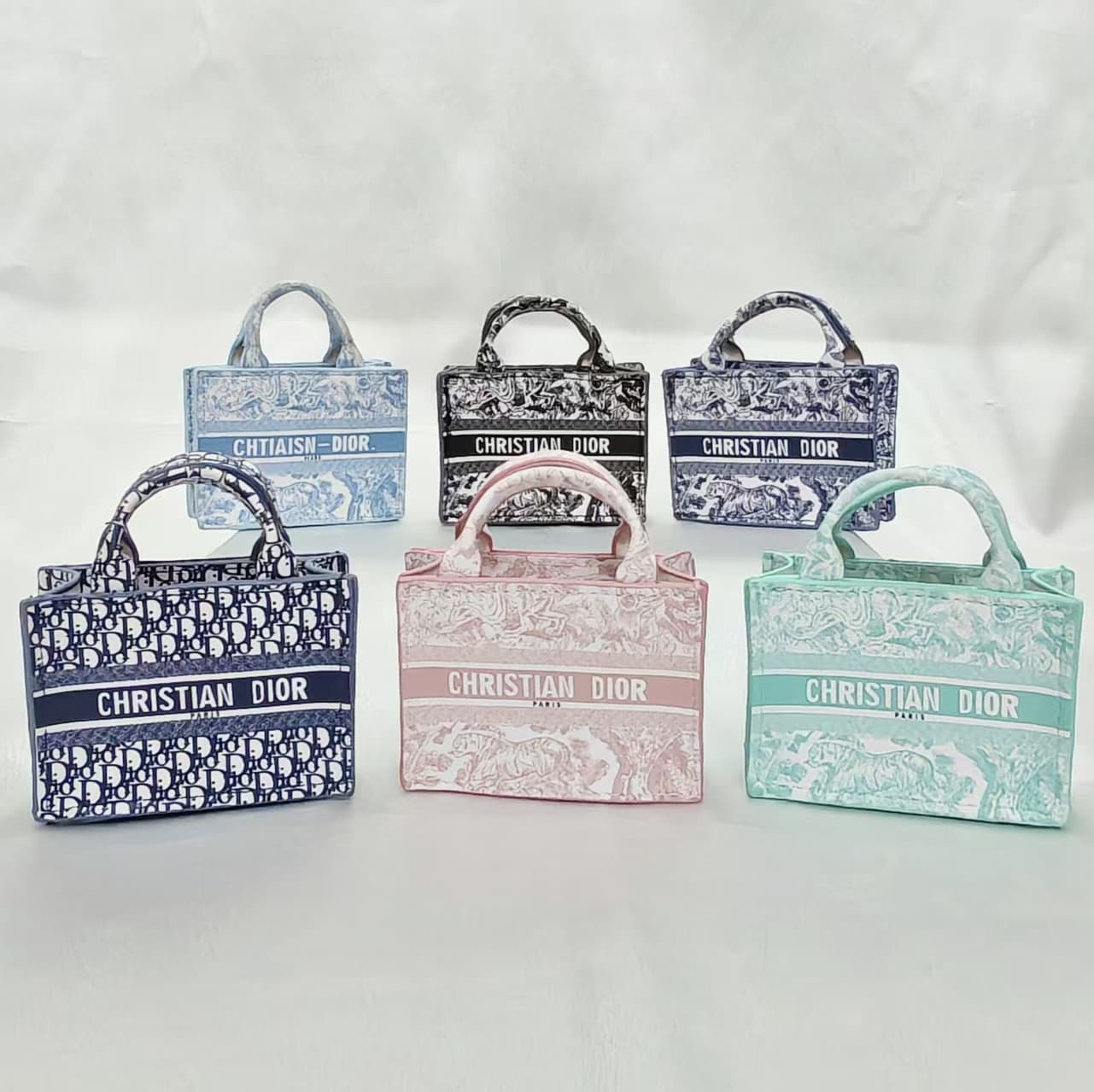 Factory direct sales high-end large-capacity bag trendy letters 2025 new printing fashion versatile D home bag pendant
